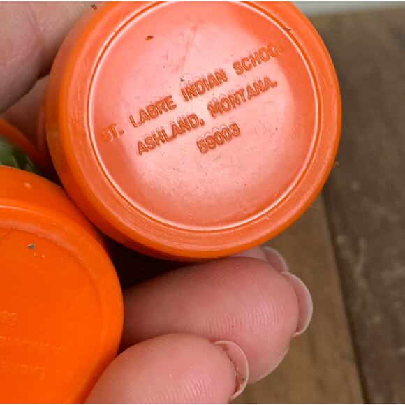 Vintage St. Labre Indian School Montana green Orange Salt & Pepper Shakers - Picture 7 of 7